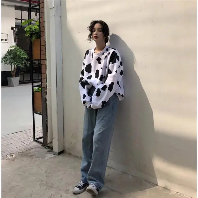 Толстовка большого размера с принтом в стиле граффити черная белая о вырезом