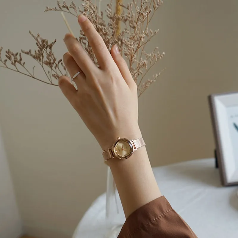 Часы наручные женские кварцевые под розовое золото водостойкие с маленьким