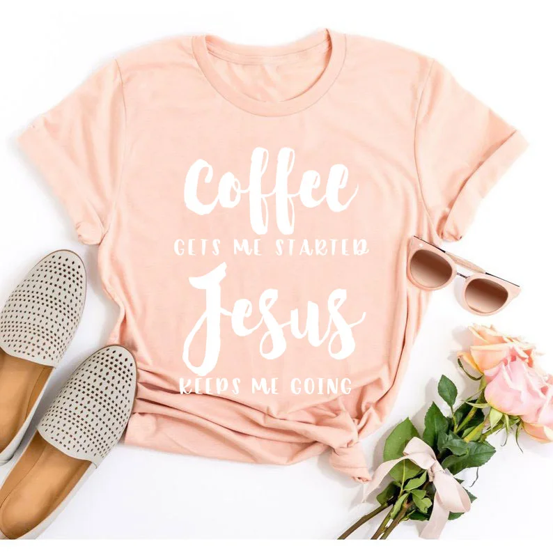 Футболка с надписью «coffee Gets Me Started Jesus», религиозная одежда, Стильная хлопковая футболка, забавный стих из Христианской Библии, графитная одежда, Топ - Цвет: peach tee white text