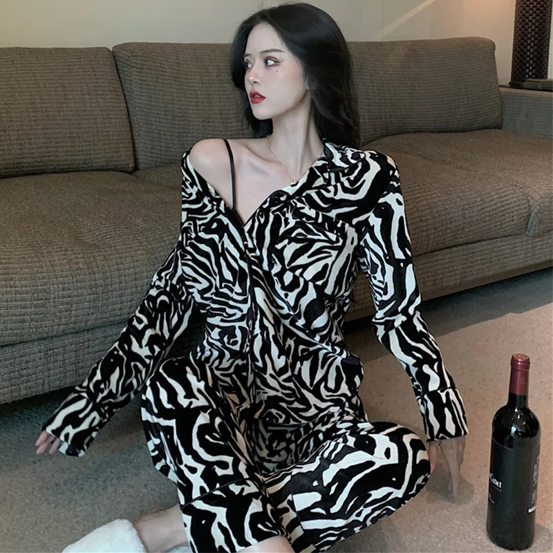 

Spring Fall Women Pijama Mujer Velvet Sleepwear Fabric Nightclothes Long Sleeve Zebra Pattern Pajamas