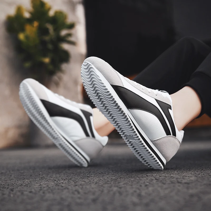 2019 New Lightweight training shoes Men Walking Shoes Comfortable Trainers Breathable Sports Running Sneakers красовки мужские |