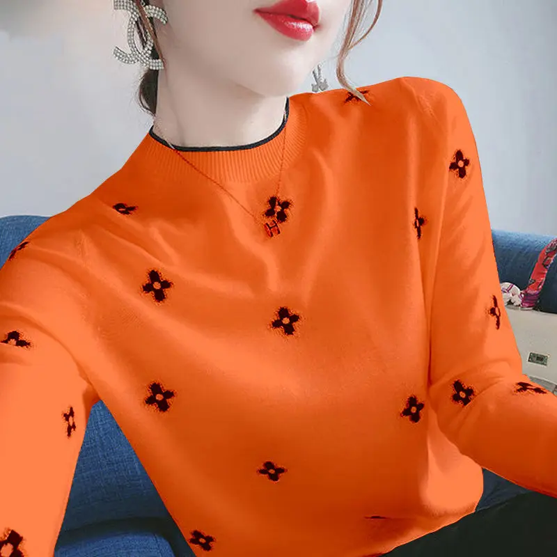 

Delicate embroidered sweater woman 2020 autumn and winter new slim large undershirt students Han version of long-sleeved sweater