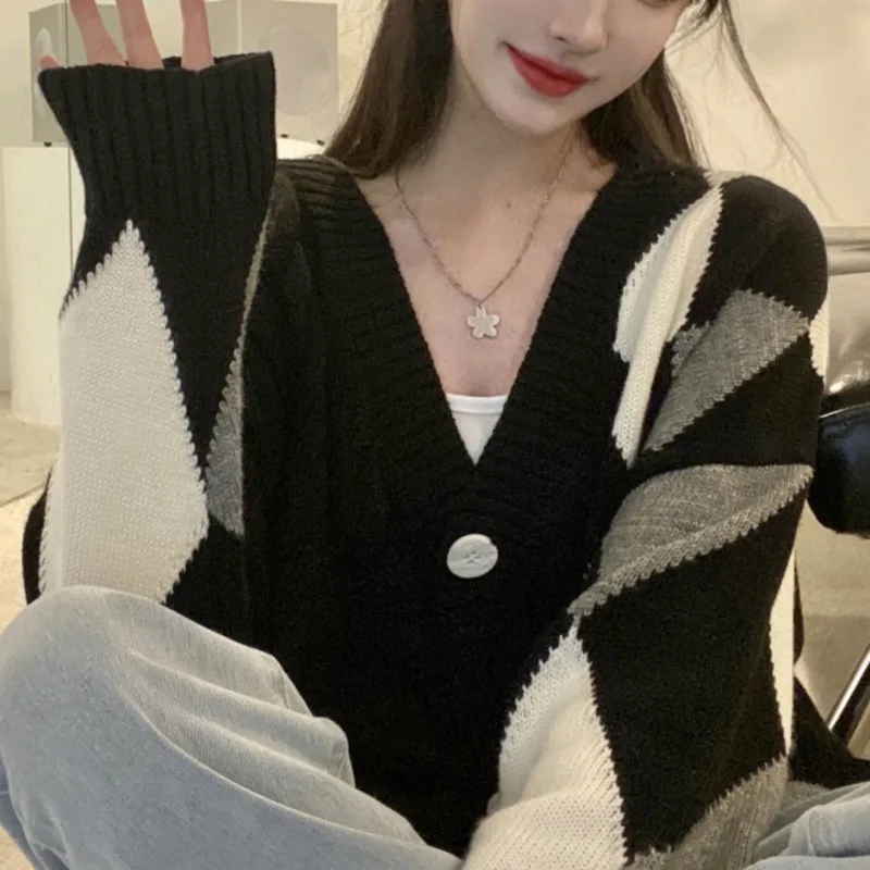 Женский вязаный кардиган с длинным рукавом черный свободный свитер-пальто на