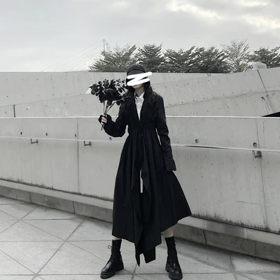 Черное женское длинное асимметричное платье с галстуком длинным рукавом в стиле