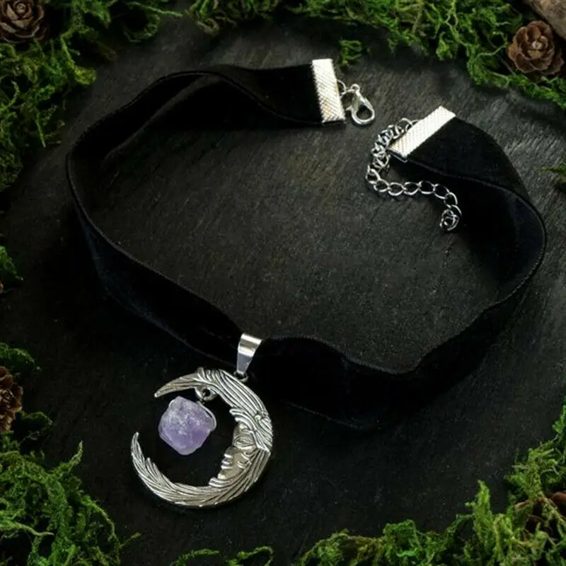 

Simple Moon Natural Stone Pendant Clavicle Necklace Vintage Velvet Necklace Necklace