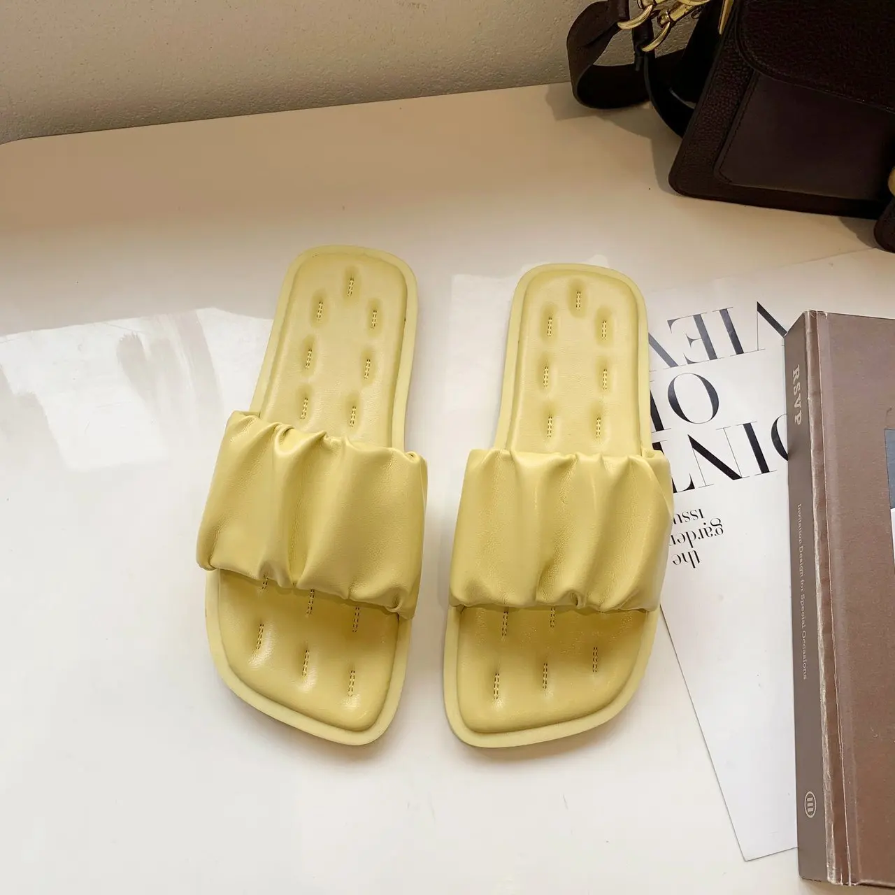 

Beach Shoes Ladies' Slippers Luxury Slides Slipers Women Candy Colors Low Sabot Designer 2021 Flat Summer Rome Hoof Heels Cotton