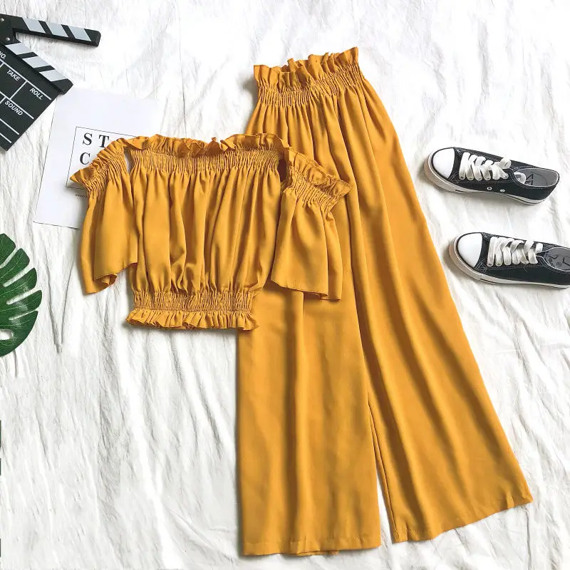 Женский пляжный комплект из двух предметов короткий топ с вырезом лодочкой и