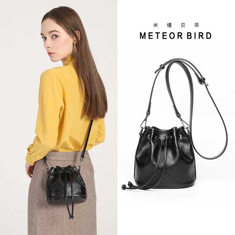 

Bag girl 2019 new bucket bag Korean version of the fashion shoulder small crowd bucket bag lykj-yxy