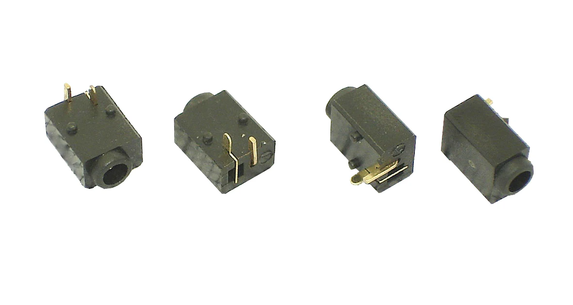 Разъем питания для планшета 12 (0.7х2.5мм)