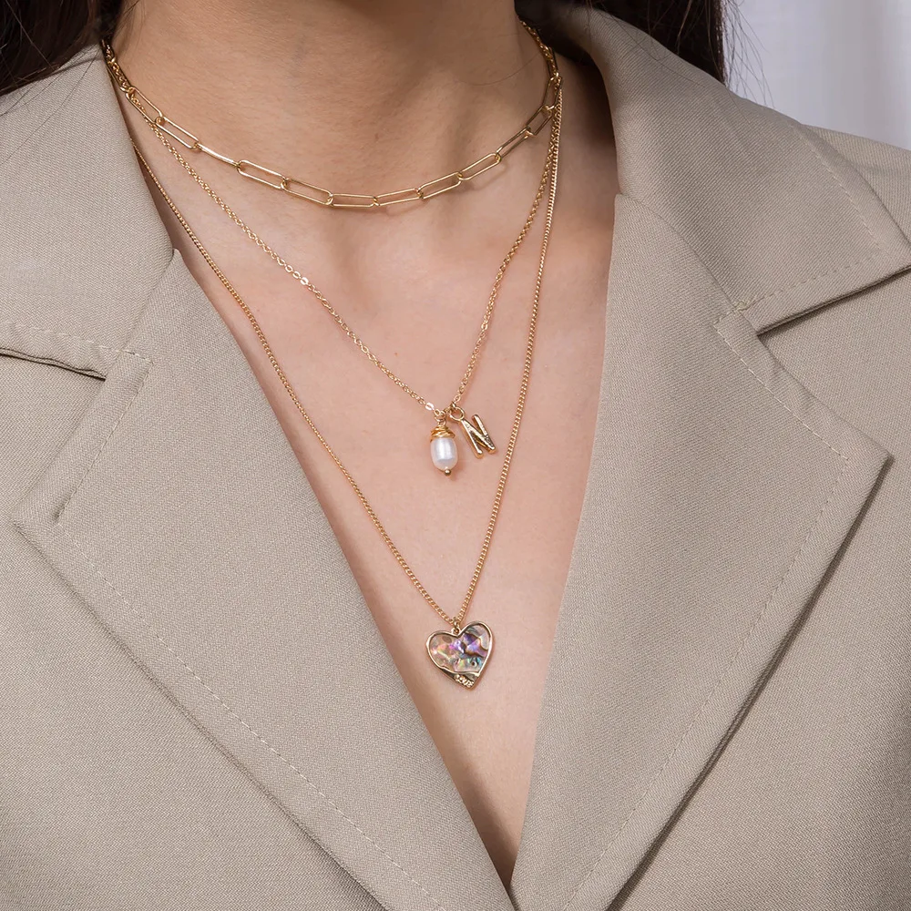 Женское многослойное ожерелье с подвеской в виде букв и жемчуга | Украшения