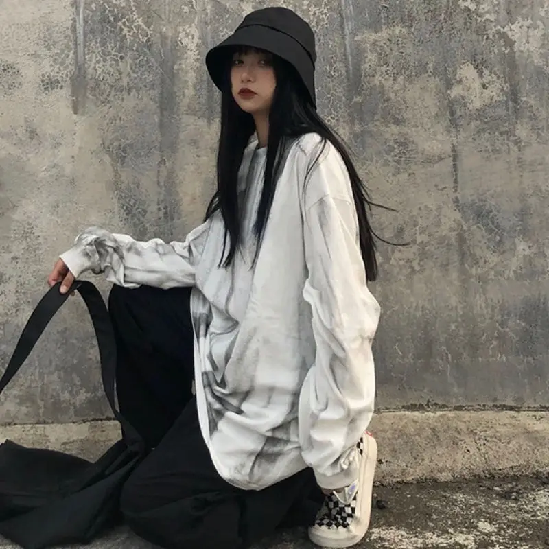 Рисунок 5 - Женская футболка с длинным рукавом и принтом Tie Dye