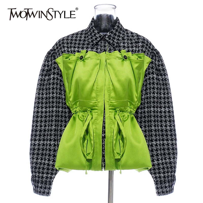 Женская куртка с воротником лацканами TWOTWINSTYLE разноцветная составного кроя