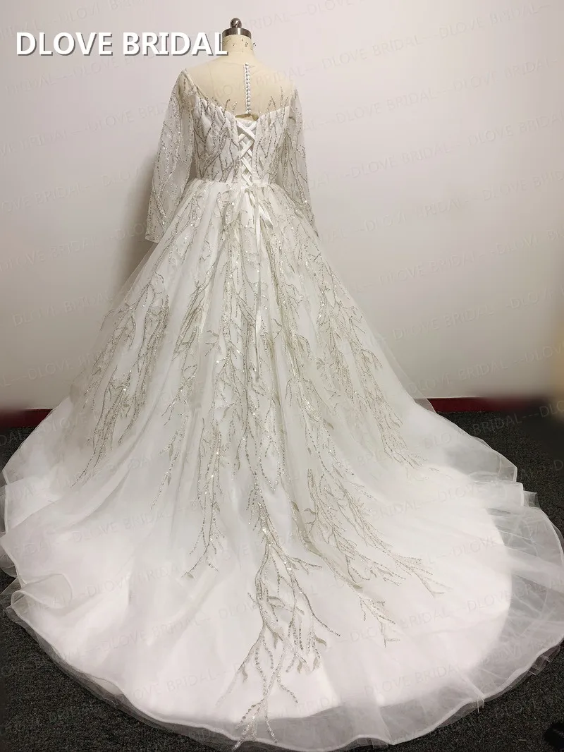 Limited Time Promotion Luxury Ball Gown Wedding Dress Long Sleeve Bridal Gown with Unique Lace Appliques