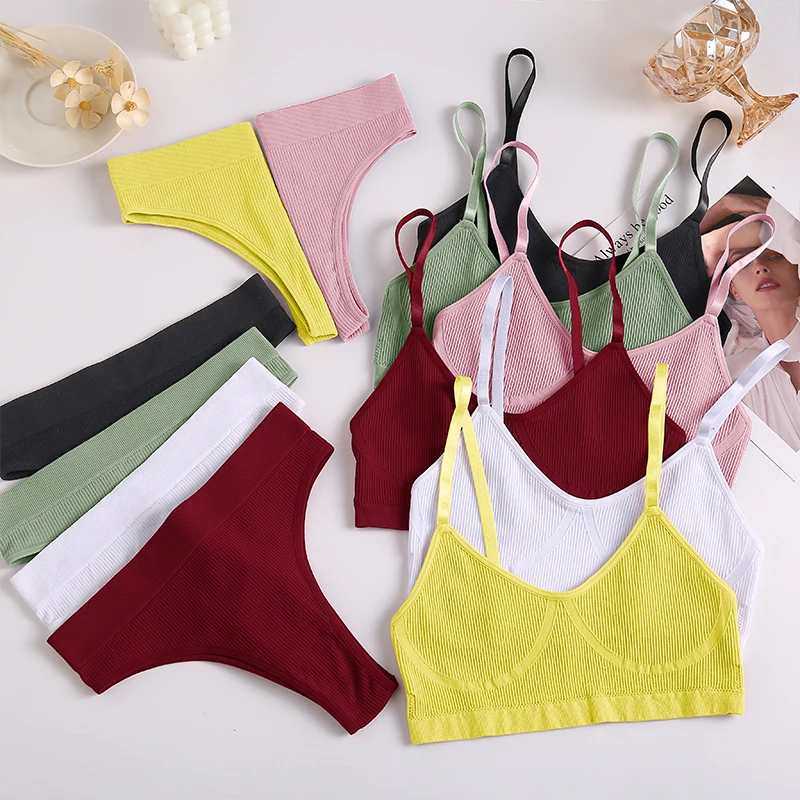 

Women Seamless Underwear Set Sexy Fitness Woman Top+ Thong Femme Sports Bra Bikini Lingerie Set Push Up Cropped Top Girl