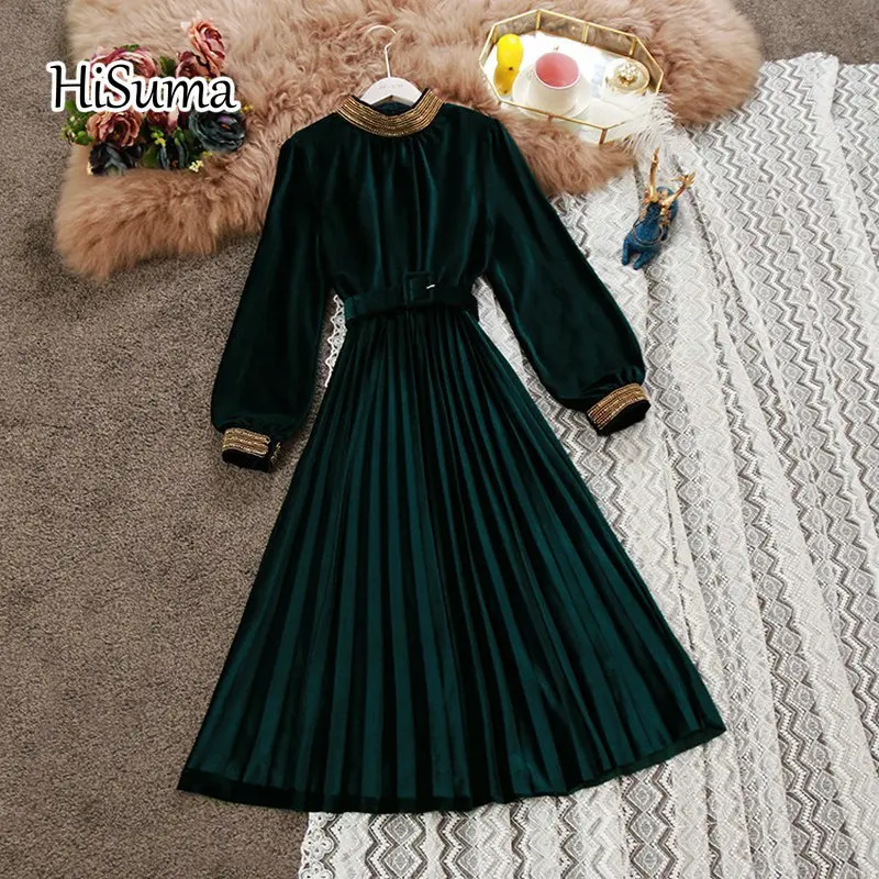 Женское бархатное плиссированное платье с высокой горловиной и рукавами