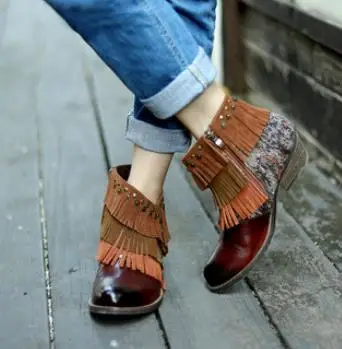 

Ботинки женские из натуральной кожи с цветочным узором