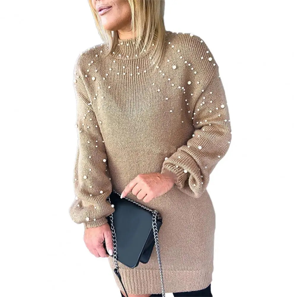 

Вязаное платье-пуловер с имитацией жемчуга, с воротником-хомутом