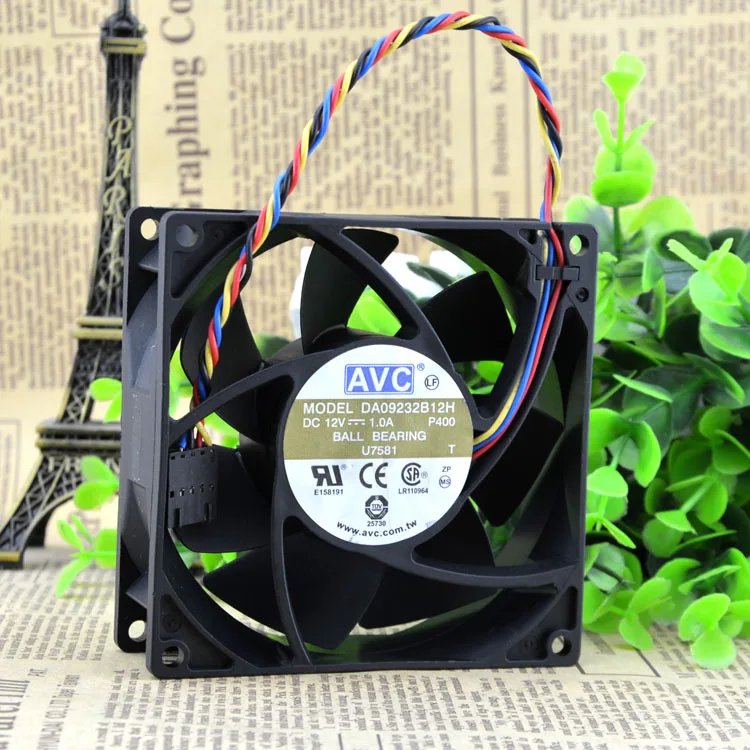 

Новый оригинальный 9032 12В 1.0A 9 см 4-проводной серверный вентилятор с контролем температуры DA09232B12H