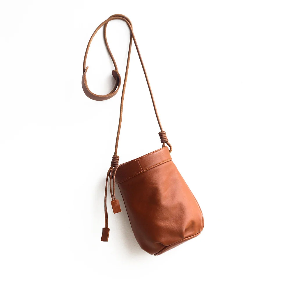 

2020 new bag women's fashion single shoulder bag women's Korean version women's bag head leather literature women's small bucket