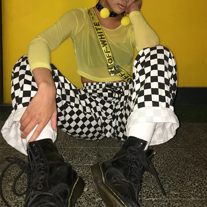 Женские брюки в черно белую клетку прямые свободные с высокой талией Джоггеры