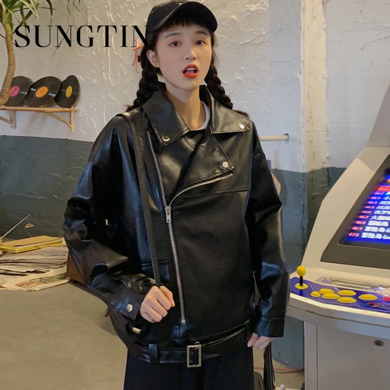 Куртка женская Байкерская из искусственной кожи бежевая с ремнем 2020 | Женская