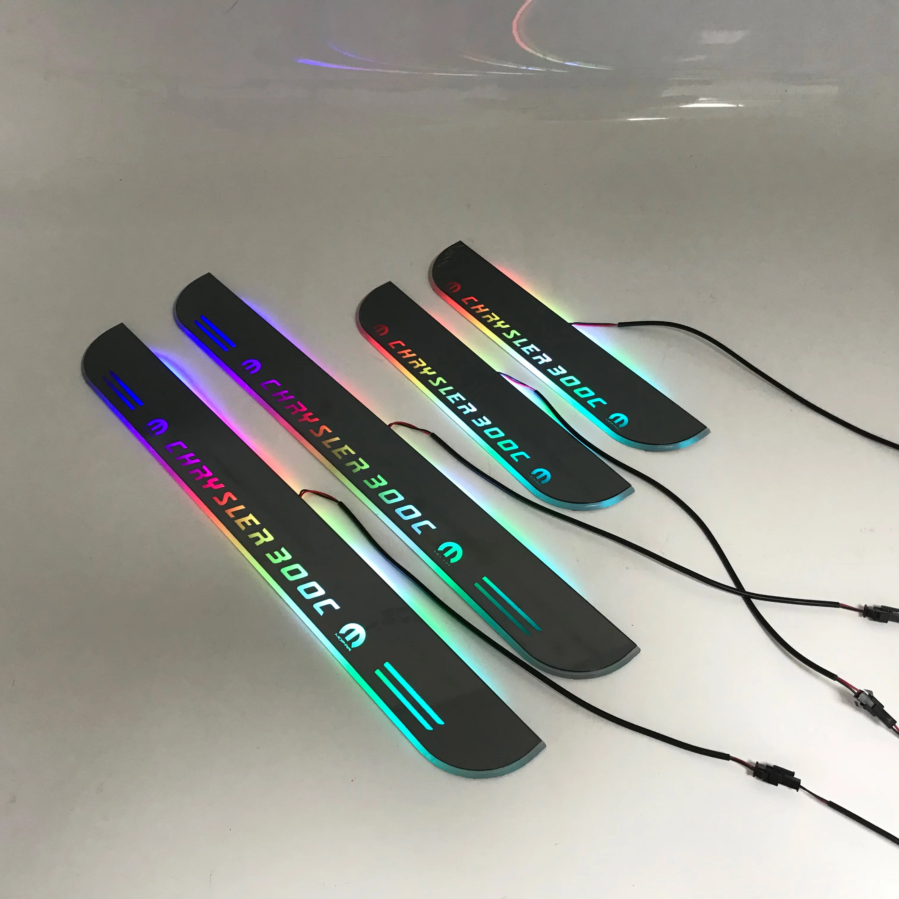 

LYQ 4PCS acrylic mobile LED welcome scooter wear plate door sill frame path light for Chrysler 300c dedicated Flow/fixed light