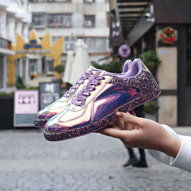 Светоотражающие кроссовки для тренировок женские из искусственной кожи