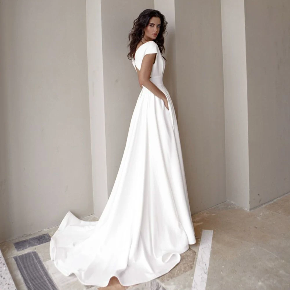

Modest V-neck Satin Wedding Dress 2021 Fashion Short Sleeve Sweep Train Slit A Line Bridal Dress with Pockets