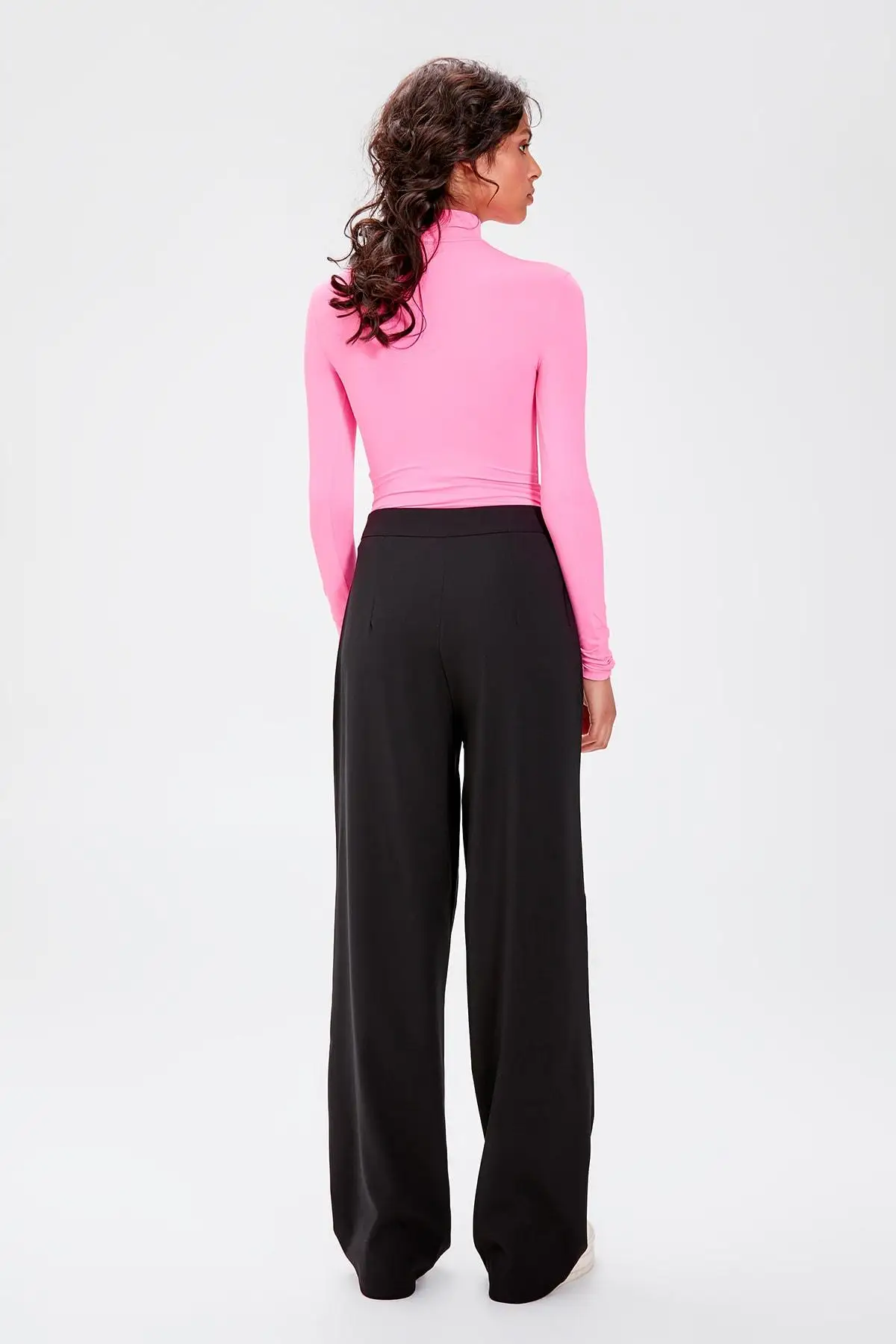 Черные расклешенные брюки Trendyol TWOAW20PL0175