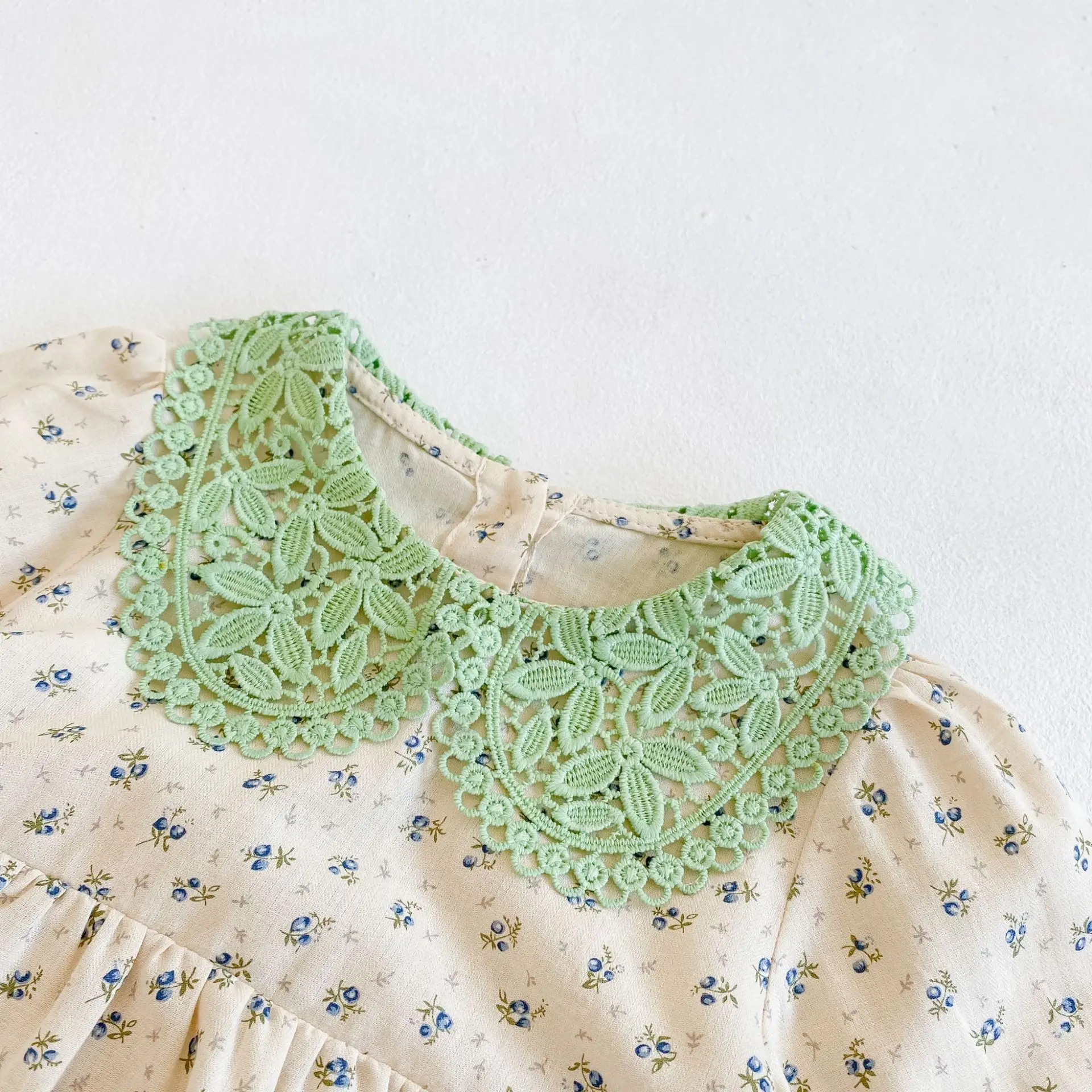 Платье с цветочным рисунком и длинными рукавами для маленьких девочек Красивые