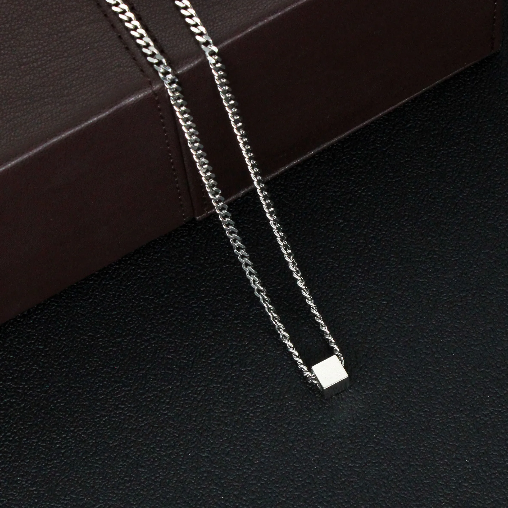 Обувь для мужчин и женщин из нержавеющей стали современный популярный