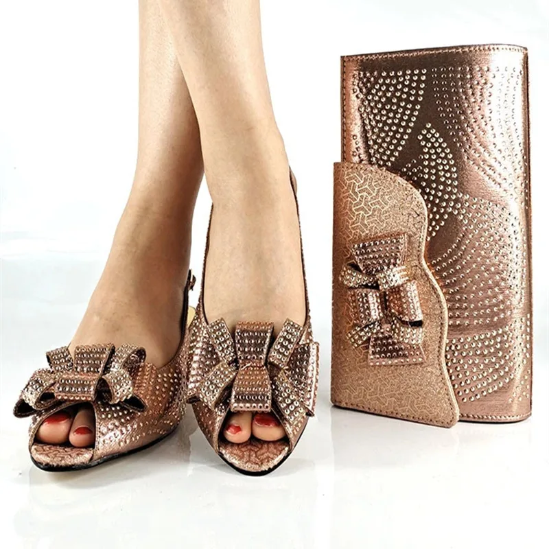 

2021 Nigerian New Arrival Italian Design Champange Color Speical Narrow Band and Cross-tied Style Party Women Shoes and Bag Set