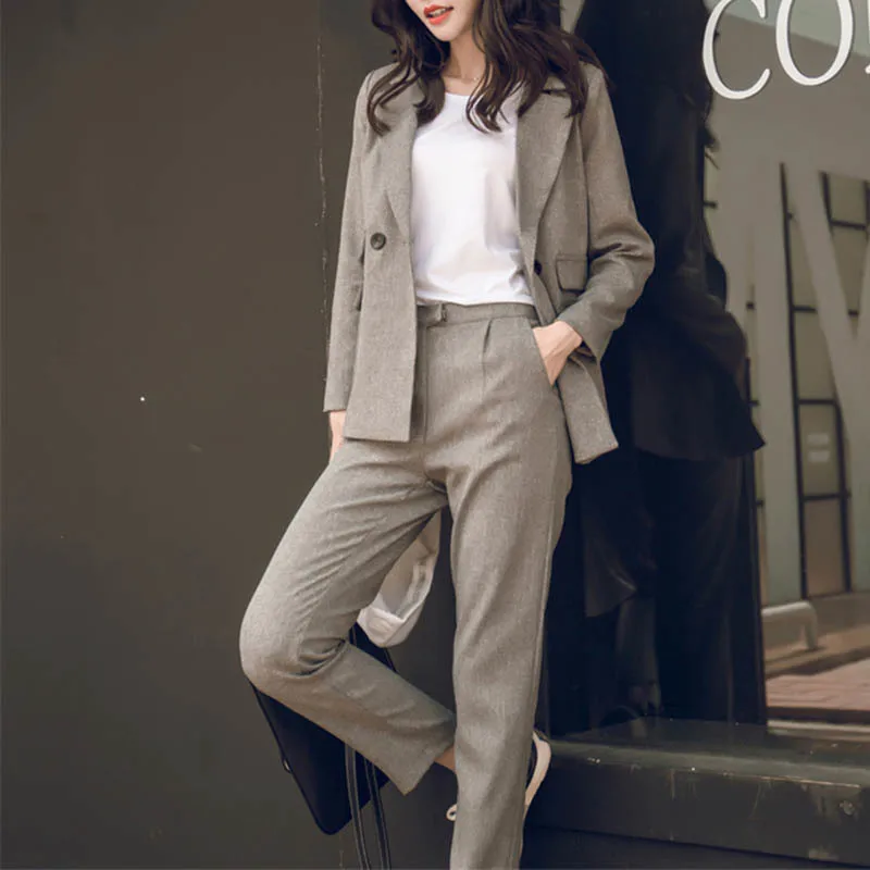 Модная официальная одежда. Костюм офисный женский. Костюм брючный. Классический костюм женский брючный. Черный костюм женский.