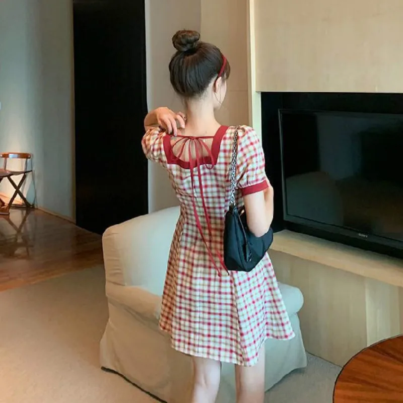 Женское винтажное платье с коротким рукавом квадратным воротником в клетку