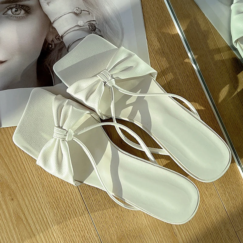 

Шлепанцы женские кожаные плиссированные, дизайнерские сандалии с открытым носком, низкий каблук, пляжная обувь, сланцы, белые, лето 2022