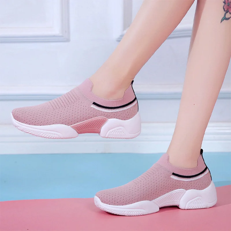 Весенние женские кроссовки повседневные без шнуровки на плоской платформе