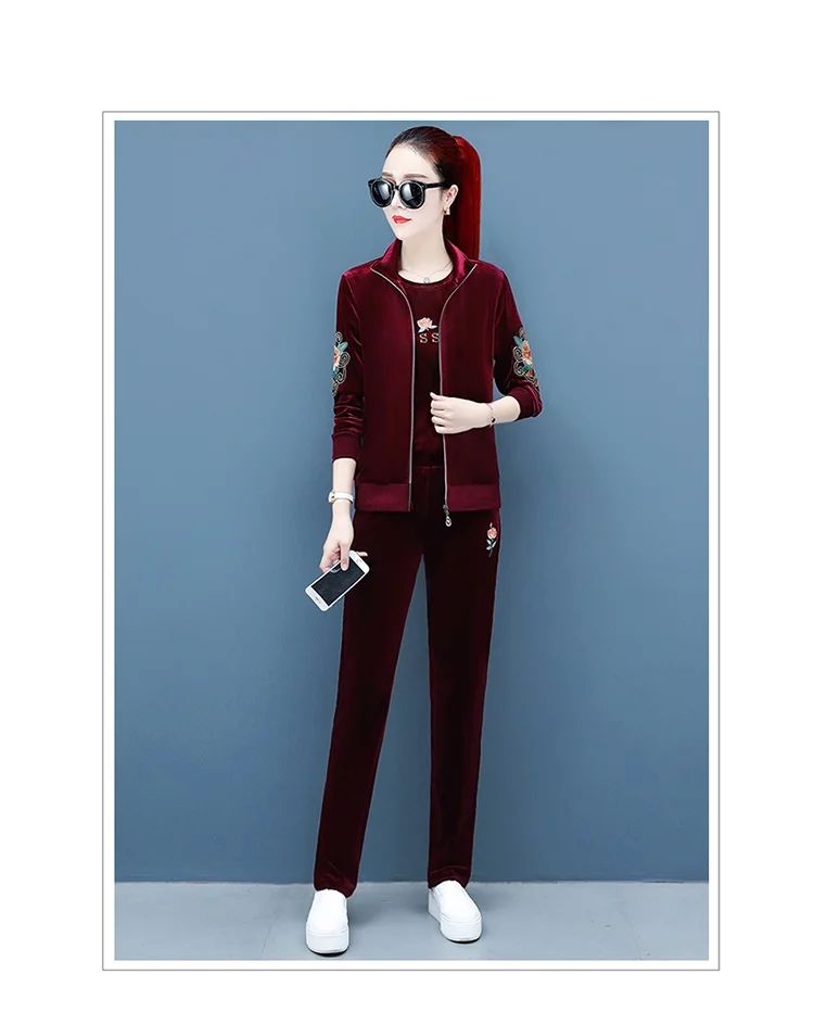 Женский Бархатный спортивный костюм золотистый Комплект из трех предметов с