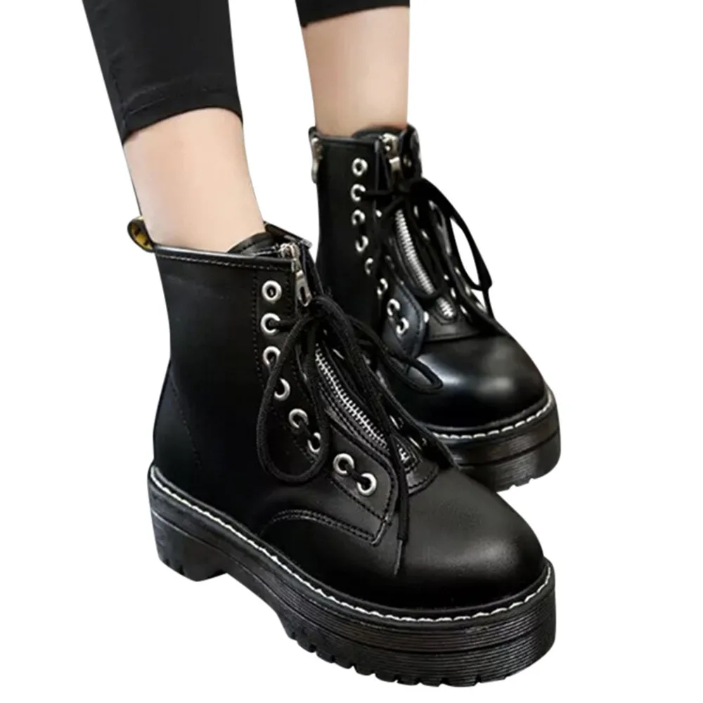 Теплые ботинки на меху зимние кожаные не сужающемся книзу массивном каблуке