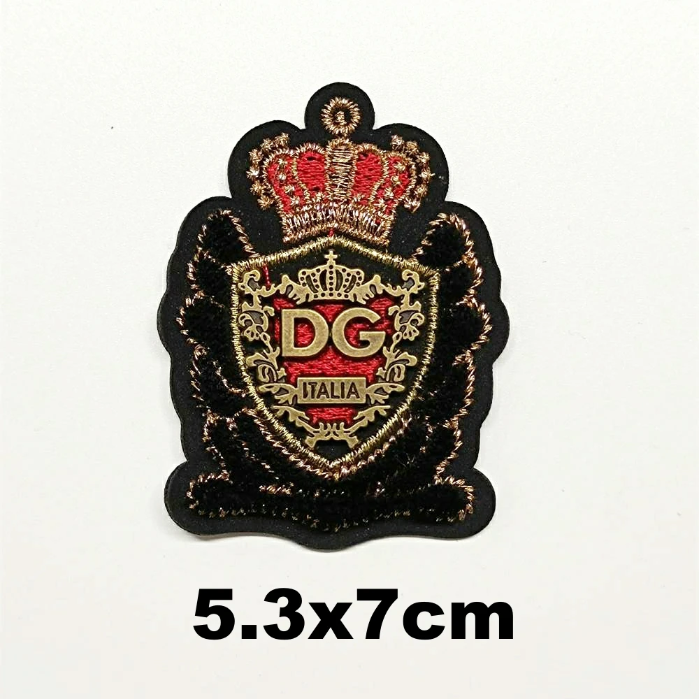 

Apparel embroidery metal crown letter leaf embroideried patch for clothing AM-3214