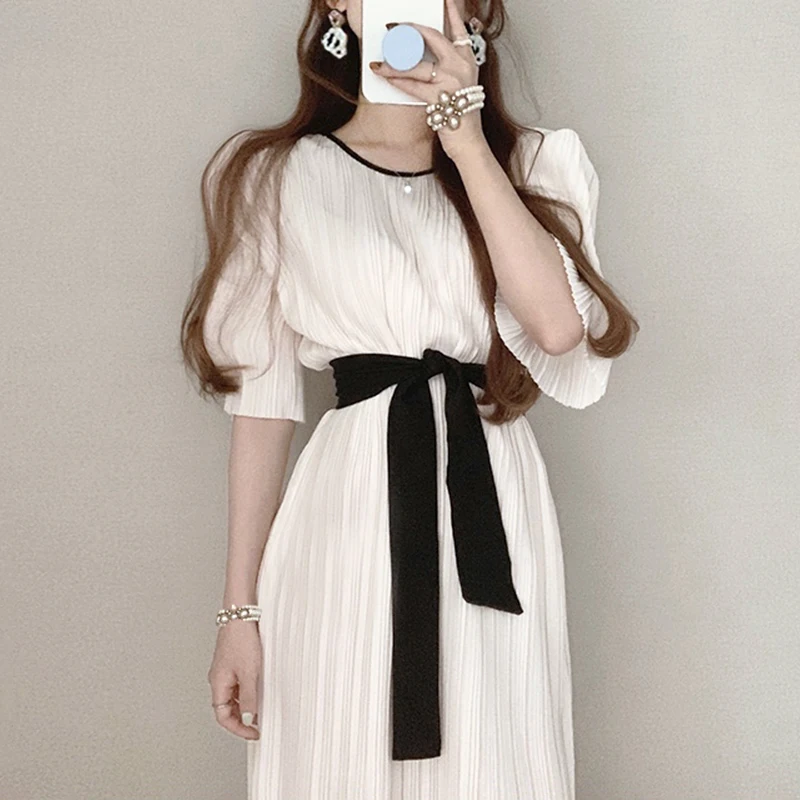 

Women's Dress 2021 Korean Fashion Elegant O Neck Trimming Contrasting Color Pleated Design Bandage Waist Short Sleeve Dresses