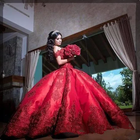 Red Ball Gown Quinceanera Dresses Elegant Off the Shoulder Lace Applique Satin Sweet 16 Birthday Party Dress Custom Made