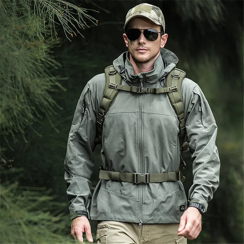 

Spring Autumn Men Thin Jackets Outdoor Waterproof Softshell Hiking Jackets Military Tactical Coats Hooded Windbreaker Outwear