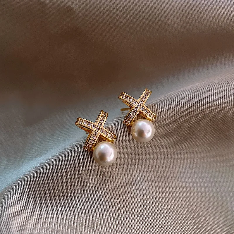 

Cross Pearl Stud Earrings Pure Women Simple Elegant Jewelry Gold Cross Fashion Korea Style Luxury New Year Gifts Stud Earrings