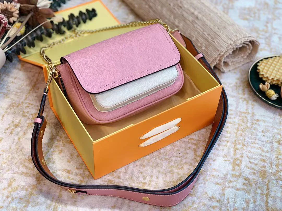 

200501 Top design with LOGO, fashion trend, large-capacity, lightweight, one-shoulder messenger, large-capacity messenger bag