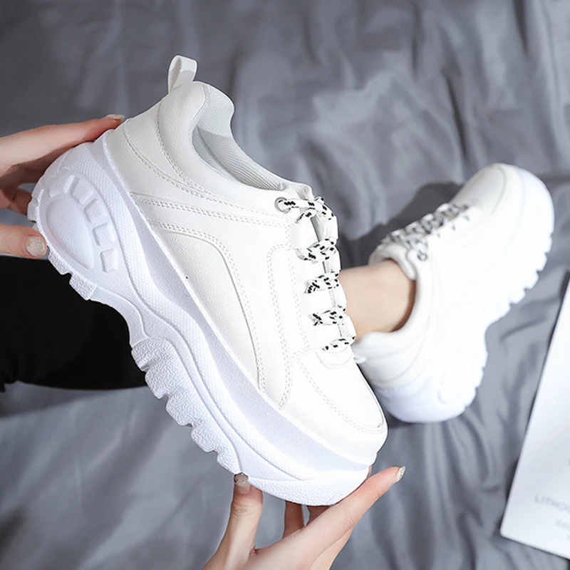 Женские кроссовки на массивной платформе Белые Повседневные вулканизированной