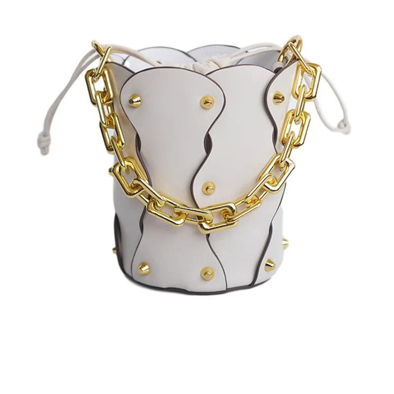 

Niche Design Rivet Chain Bucket Bag Portable Fashion Personality One Shoulder Crossbody Women Package 2020 D420