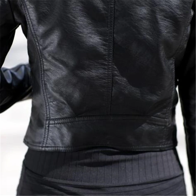 Женская кожаная куртка из ПУ кожи на молнии с заклепками весна-осень | одежда