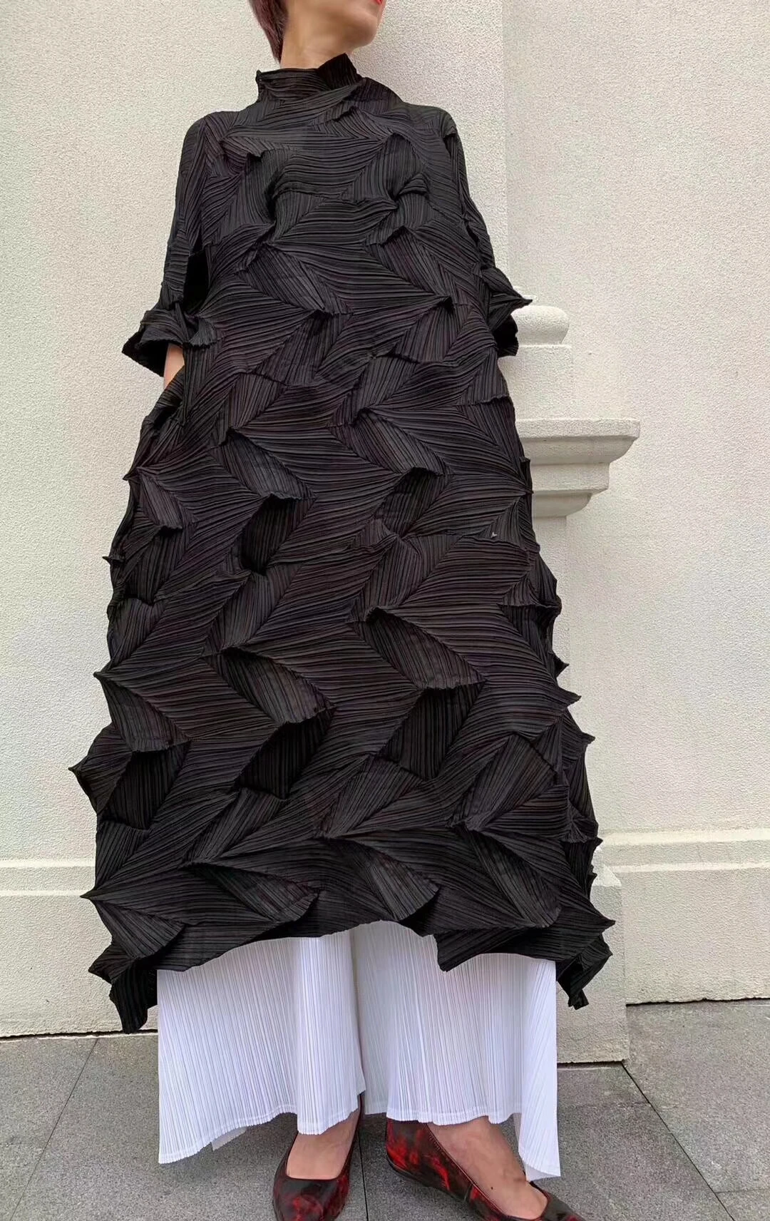 Горячая Miyake модное плиссированное платье со складками и бриллиантами, одноцветное Свободное длинное платье со стоячим воротником