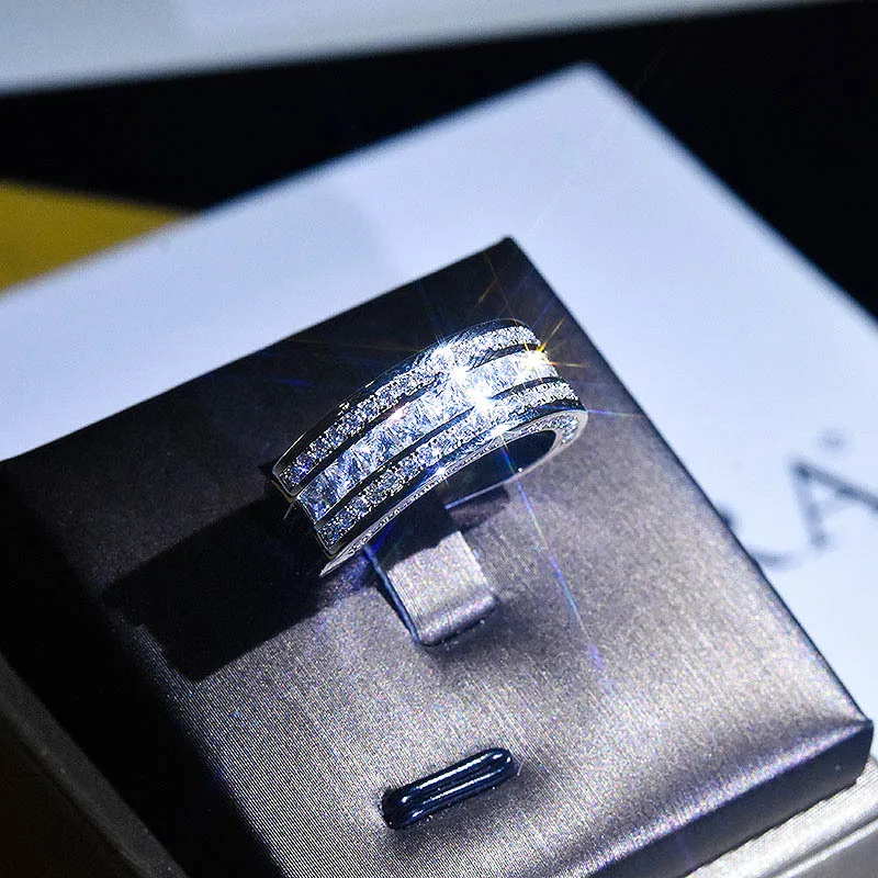 

Top Quality AAA+ Zircon Super Flash Ring European and American Luxury Engagement Row Ring Wedding Ring Jewelry Gifts