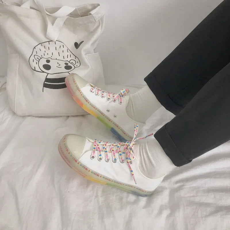 Новинка 2020 года Повседневная обувь с радужными буквами для студентов Белые